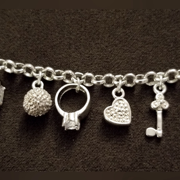 VINTAGE SILVERTONE 13 CHARM BRACELET - 7 1/4" - FUN!! - Picture 4 of 6